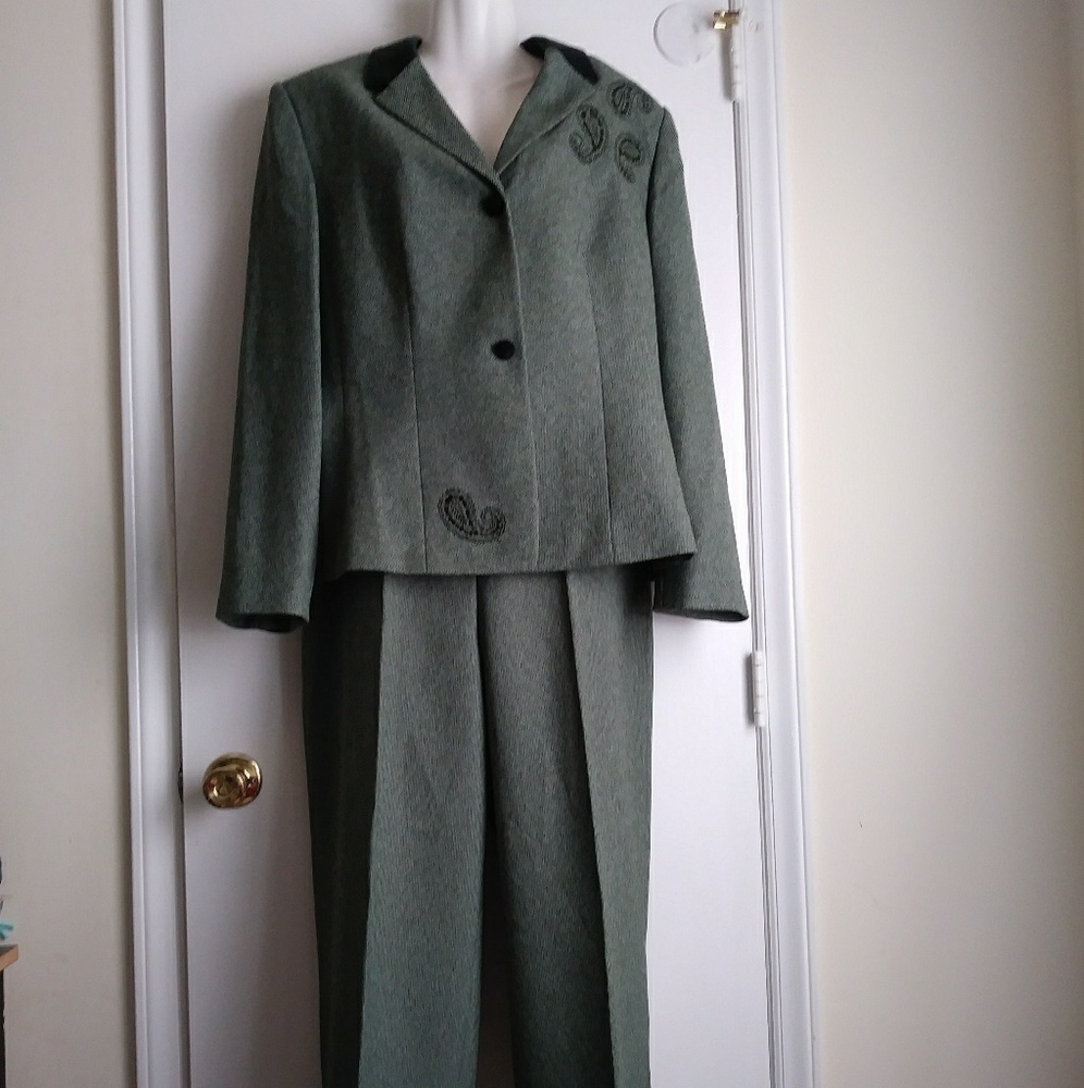 Judith Hart collection suit set